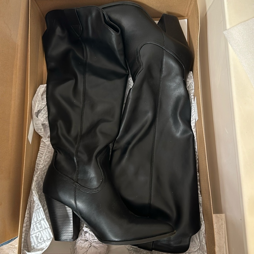 Steve Madden Tessy Black knee high boots size 11